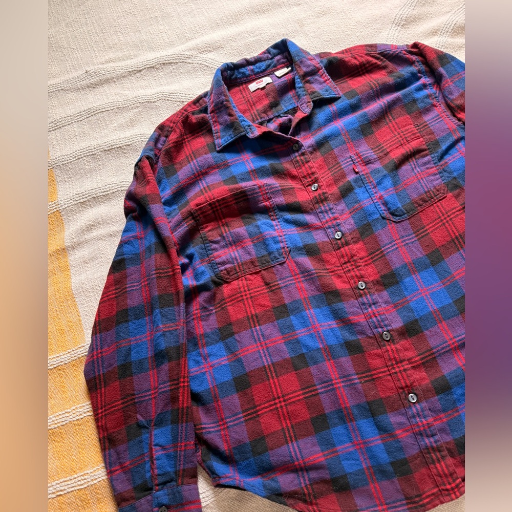 Levi's Red and Blue Checkered Plaid Casual Button Up Shirt